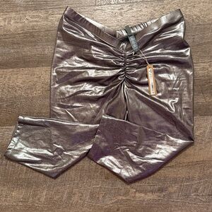 SKIMS NWT Metallic Swim V Waist Cropped Pants in Carbon